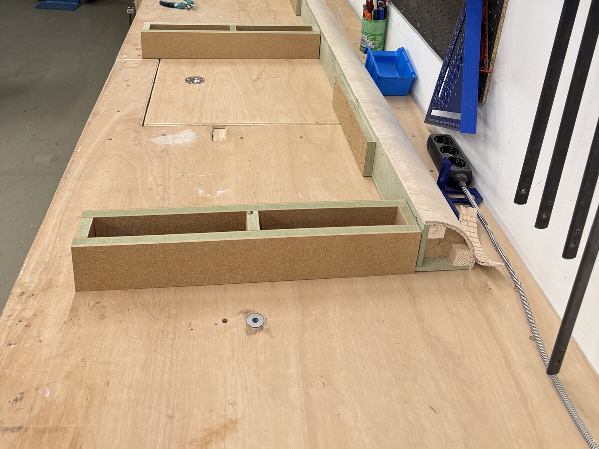 Curved plinth · process