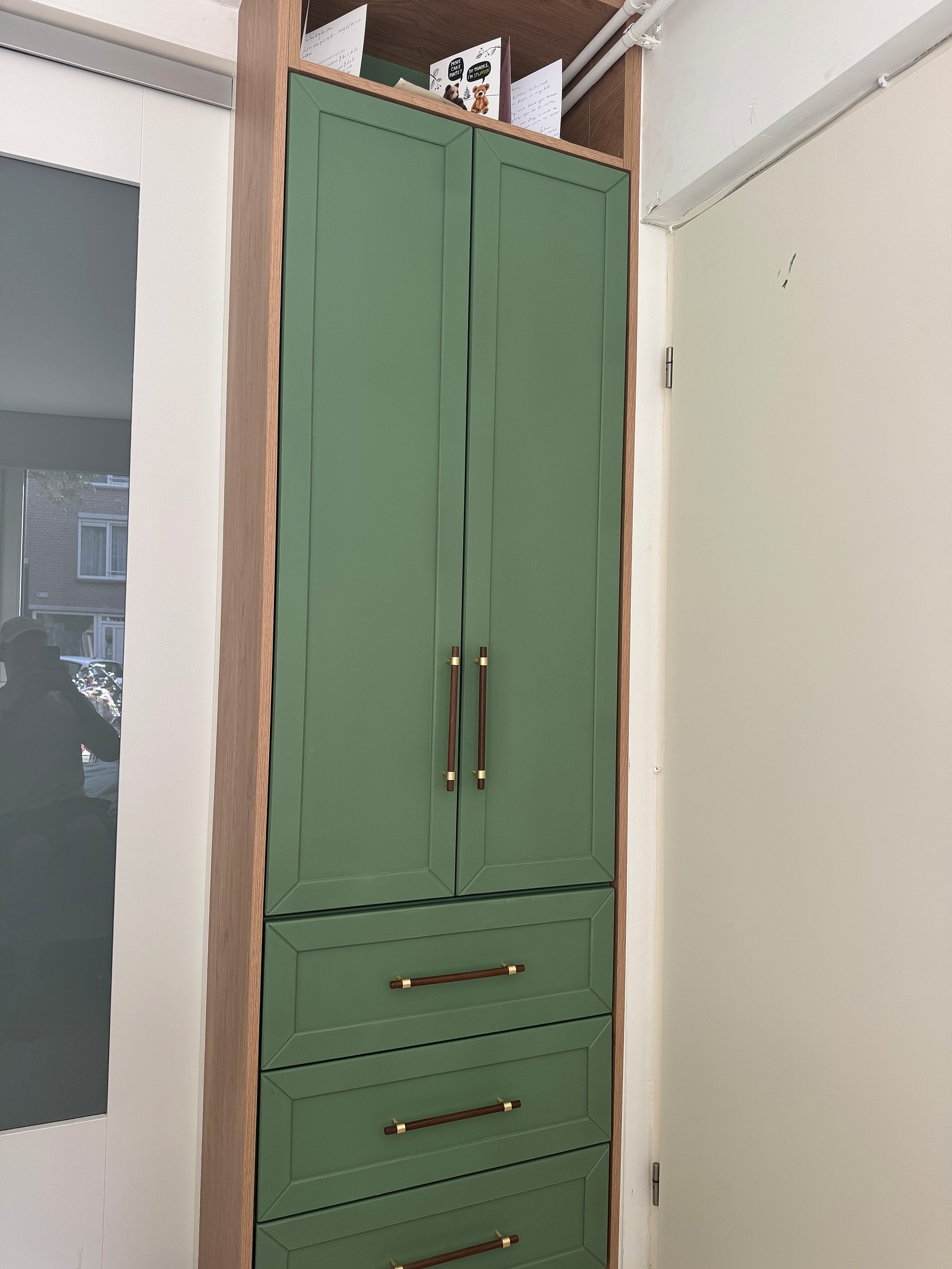 Sage wardrobe with soft-touch LED · finished piece